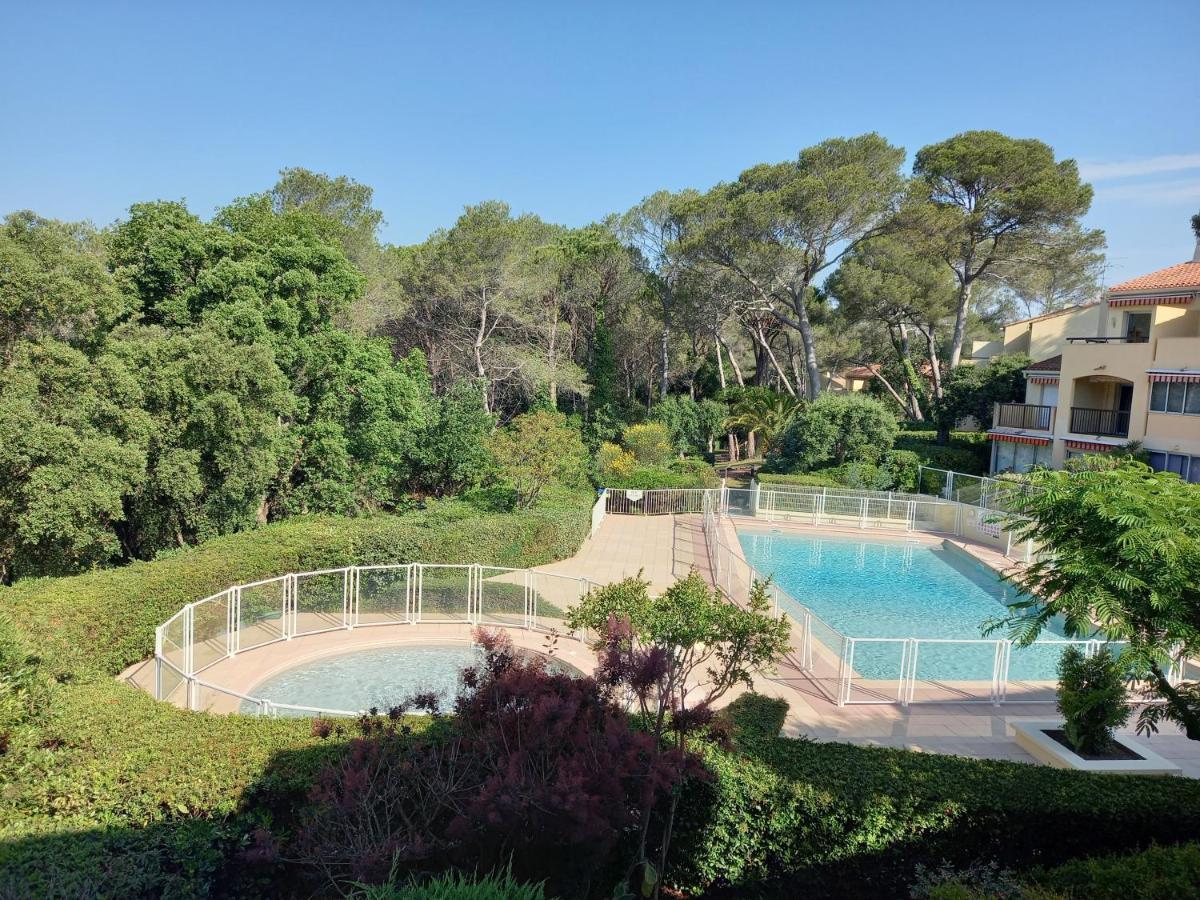 Les Hauts Du Golf Rez De Jardin Piscine Tennis Saint-Raphaël Exterior foto